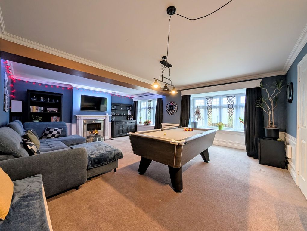 Property photo 2 of 34