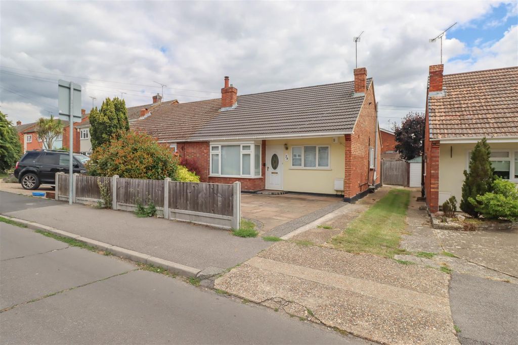Property photo 1 of 13 79 Friern Gardens Front-2.Jpg