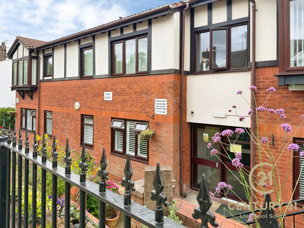 Property photo 2 of 18