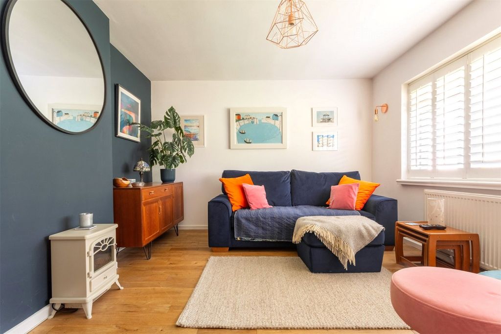 Property photo 2 of 14 Picture No. 15