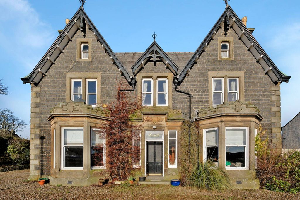 Property photo 1 of 30