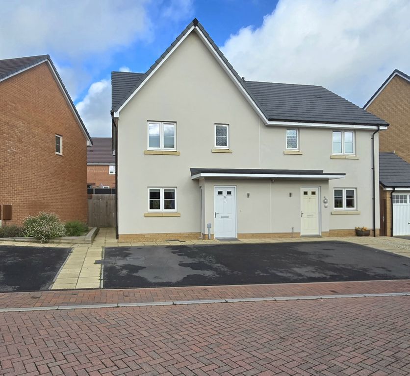 Property photo 1 of 17 Front