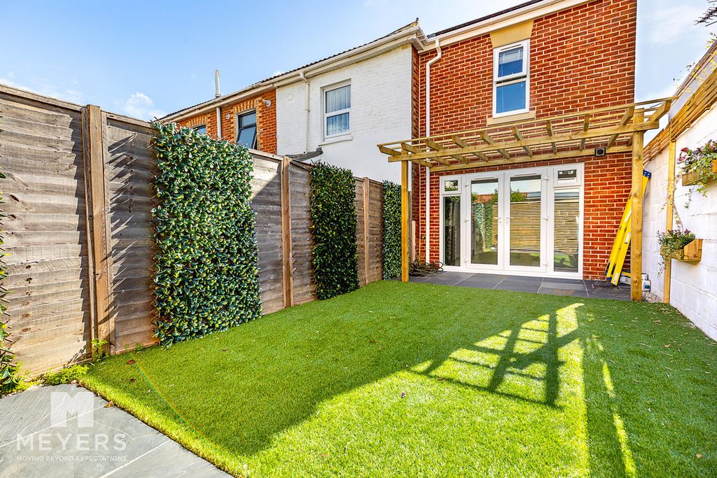 Property photo 3 of 12