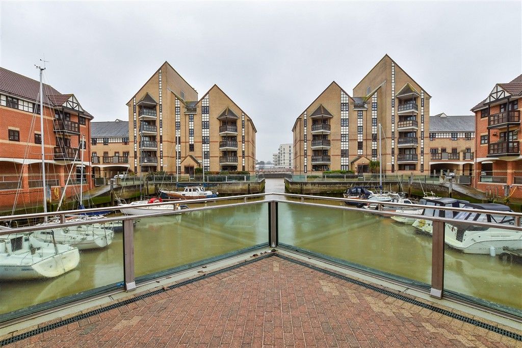 Property photo 1 of 11 Surrounding Area