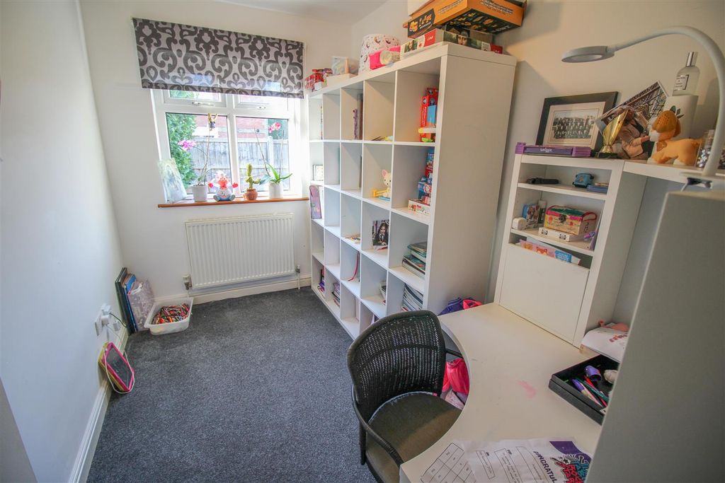 Additional image 16 of 4 bed detached bungalow for saleKingsdon Lane, Harlow CM17