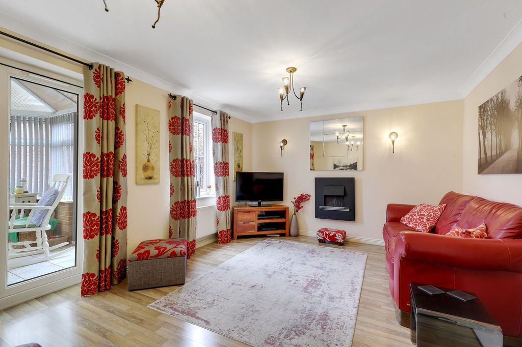 Property photo 2 of 18