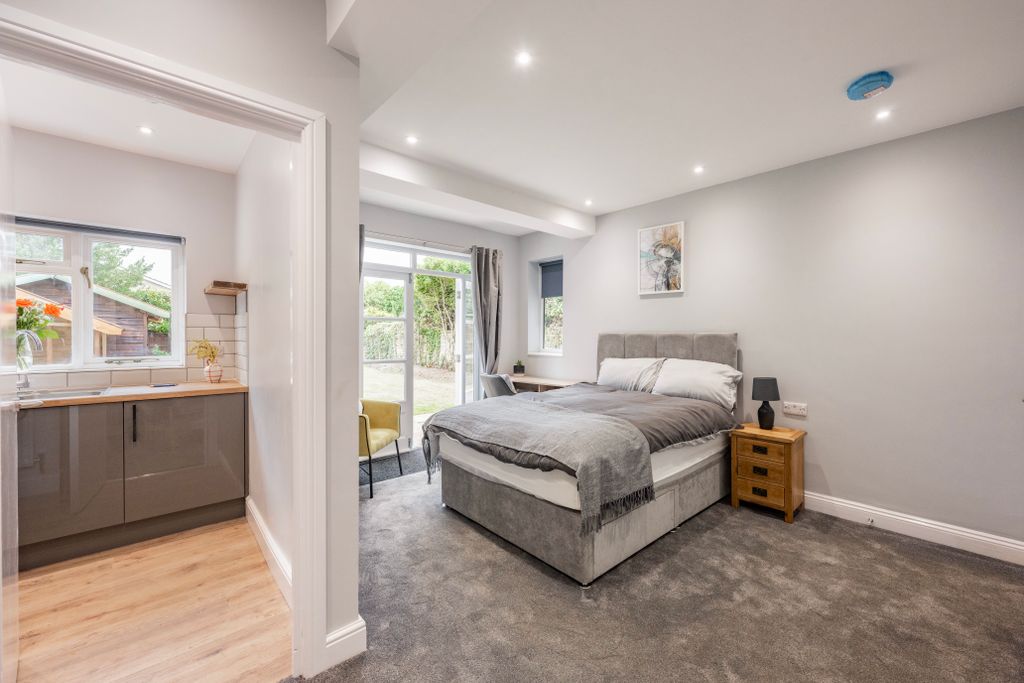 Property photo 3 of 13 Image