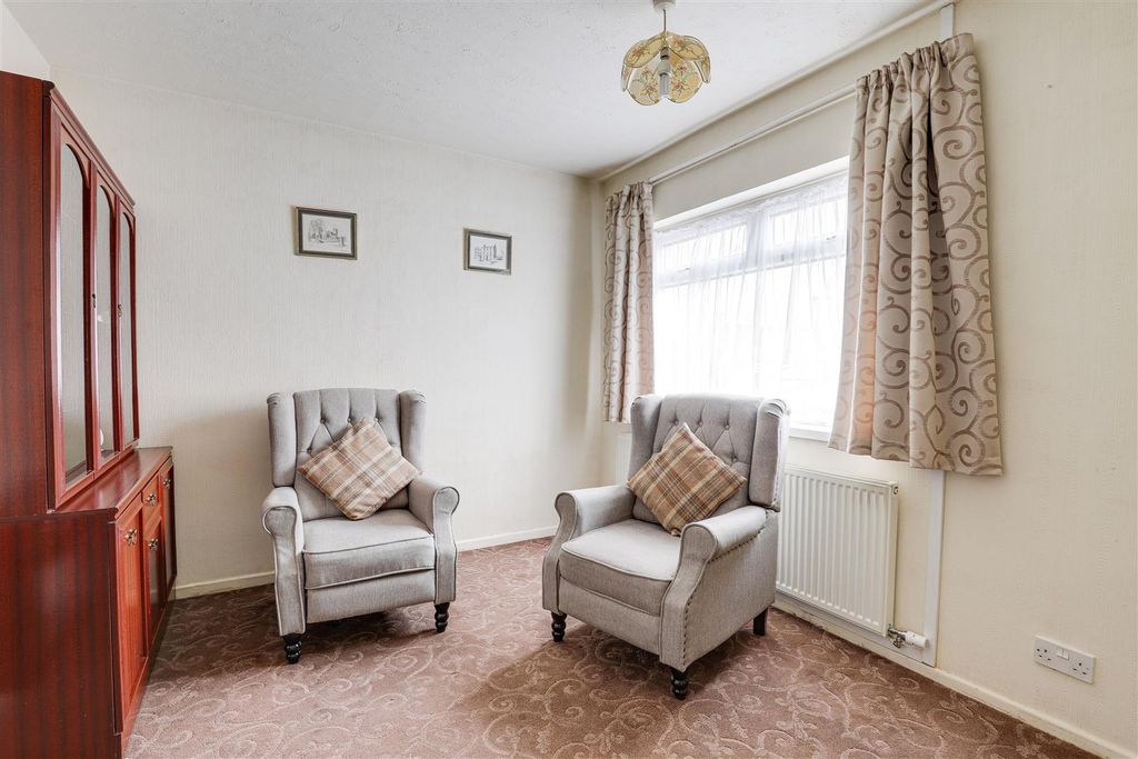 Property photo 3 of 14 10659.Jpg