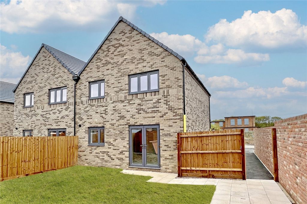 Property photo 1 of 9 Picture No. 12