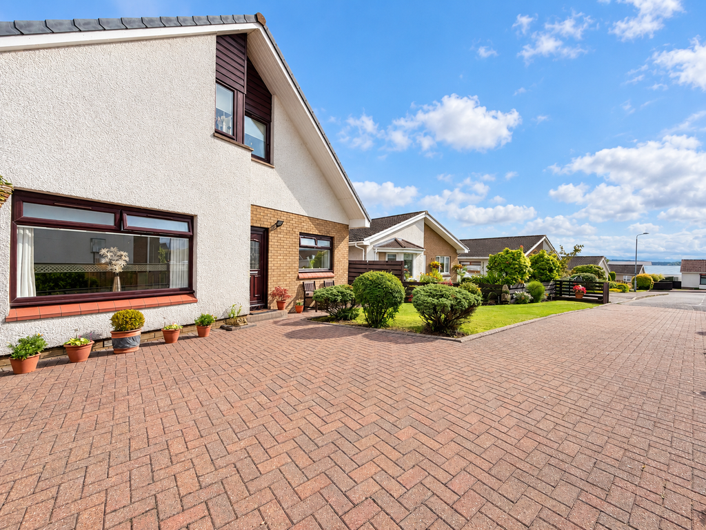 Property photo 2 of 42