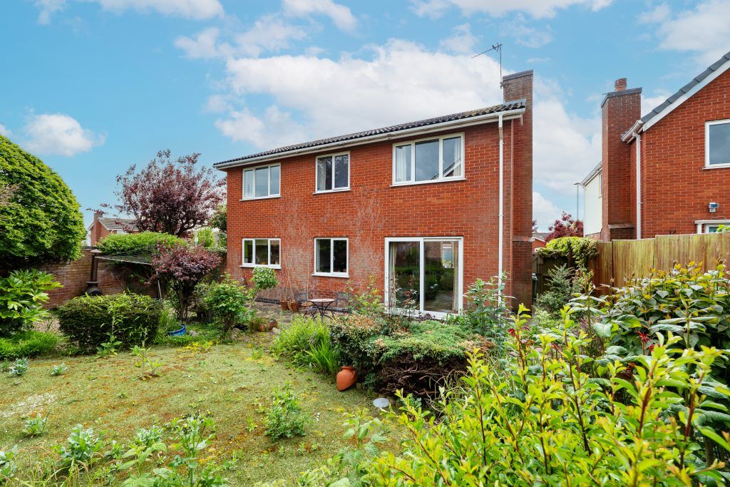 Property photo 2 of 33