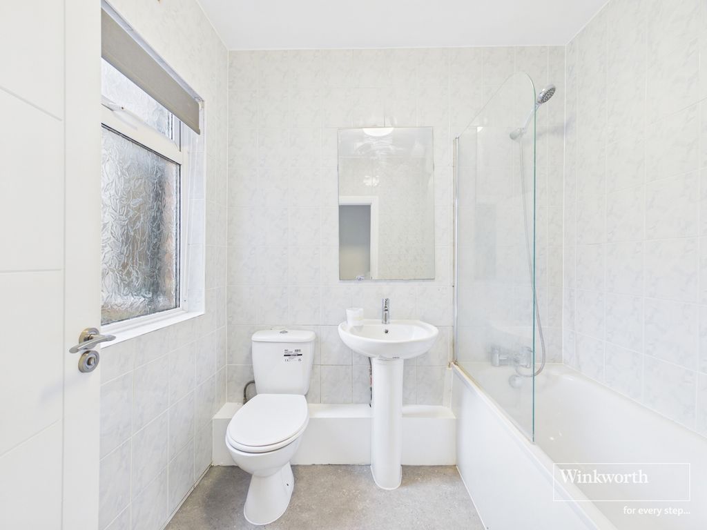 Property photo 3 of 8 Bathroom