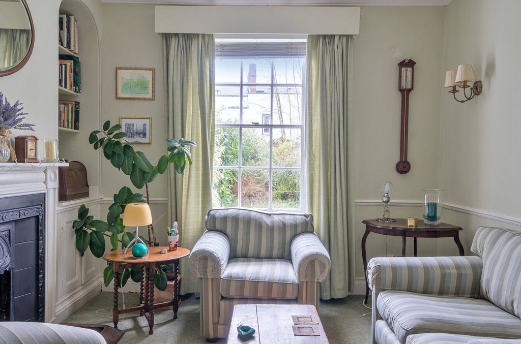 Property photo 3 of 14 Sitting Room