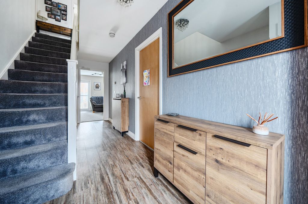 Property photo 3 of 10 1346639-21-68B01c...