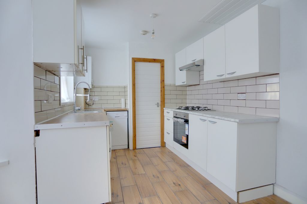 Property photo 2 of 8 2