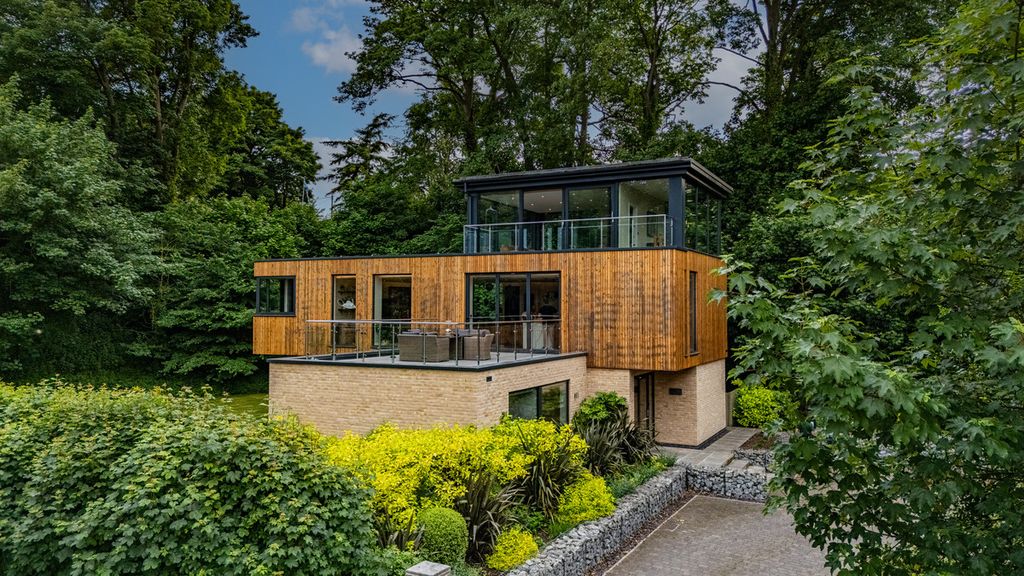 Property photo 1 of 37