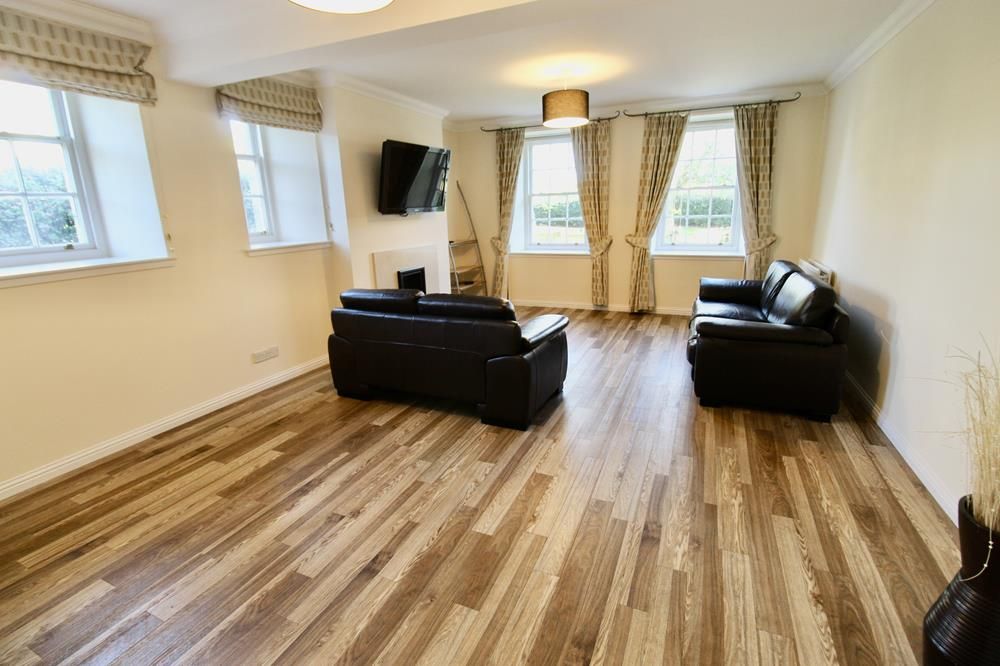 Property photo 2 of 10 Lounge