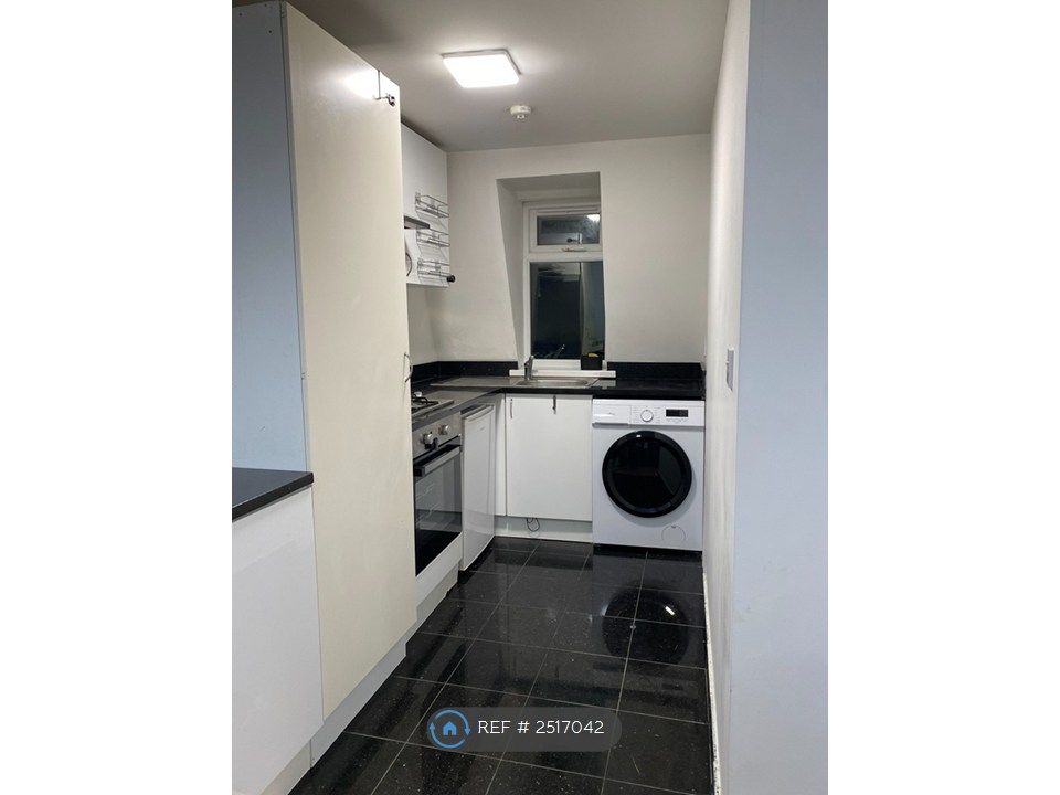 Property photo 3 of 14 Kitchen