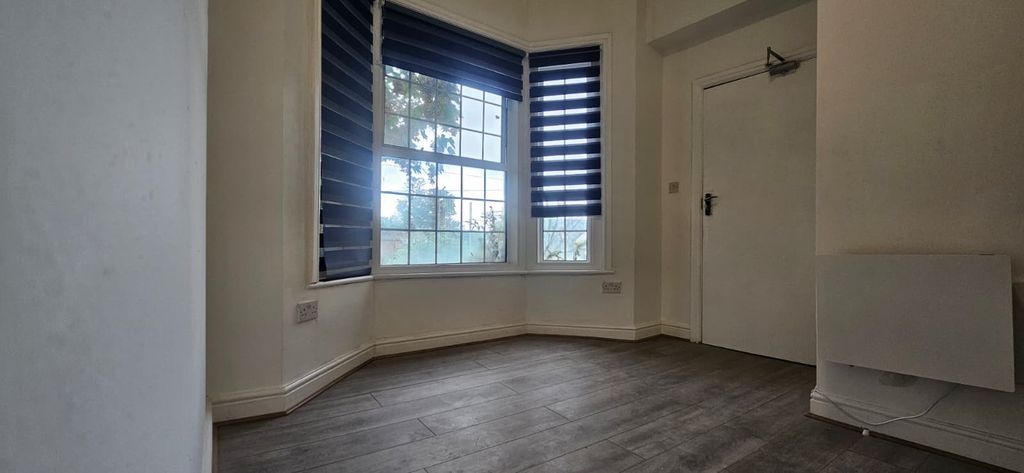 Property photo 1 of 4
