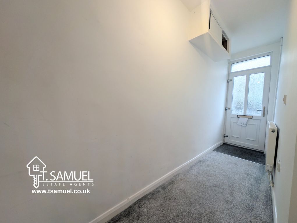 Property photo 2 of 28 Hallway