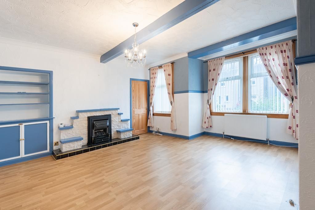 Property photo 3 of 21 Lev1427Pem Lounge.Jpg