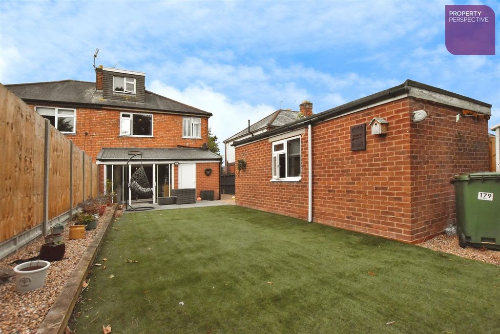 Property photo 3 of 21 Rear Gardens