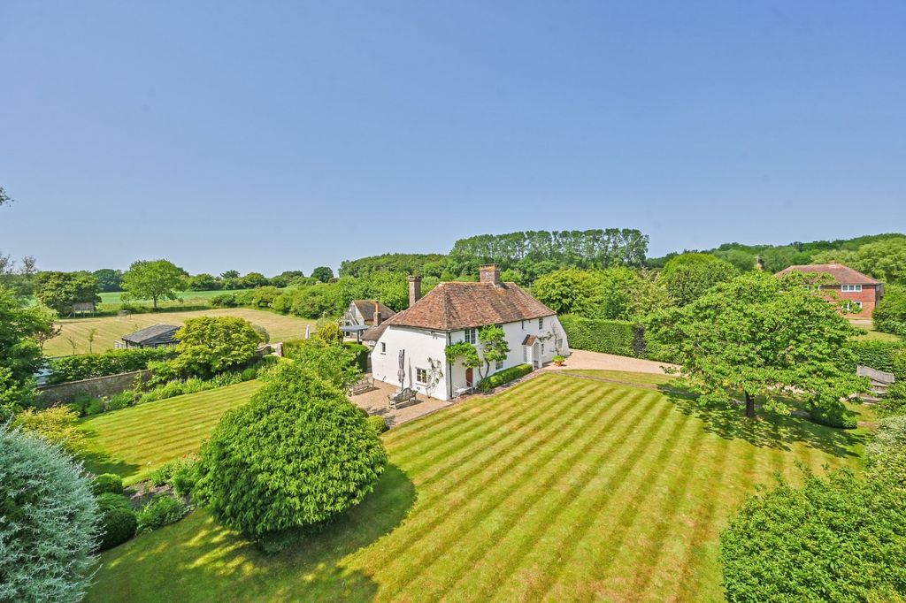 Property photo 2 of 32 Little Foord