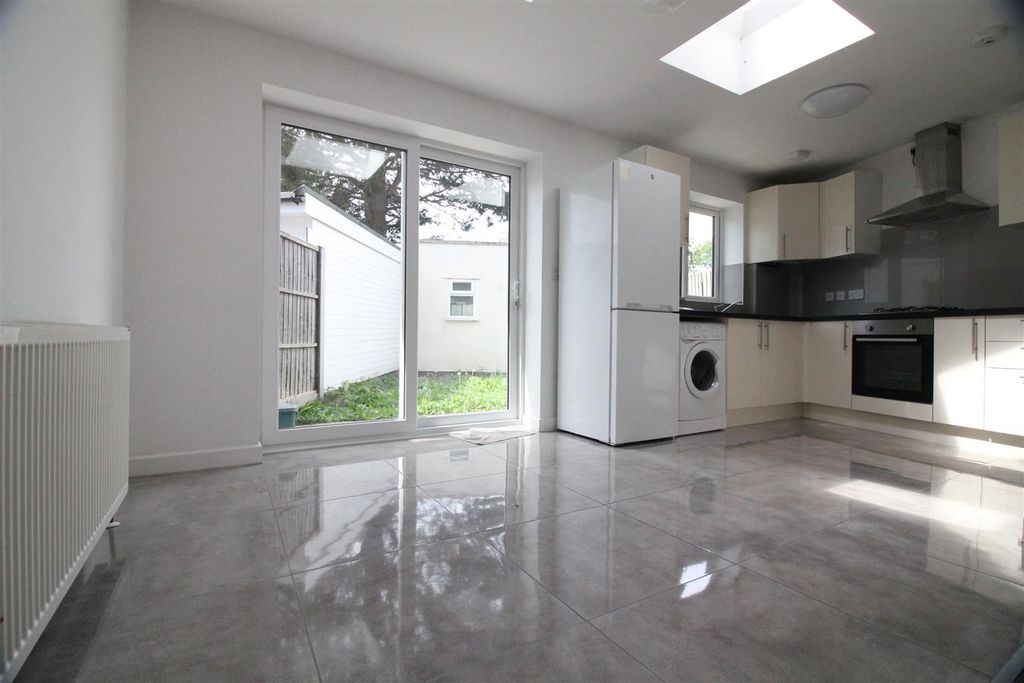Property photo 3 of 14 Kitchen Diner