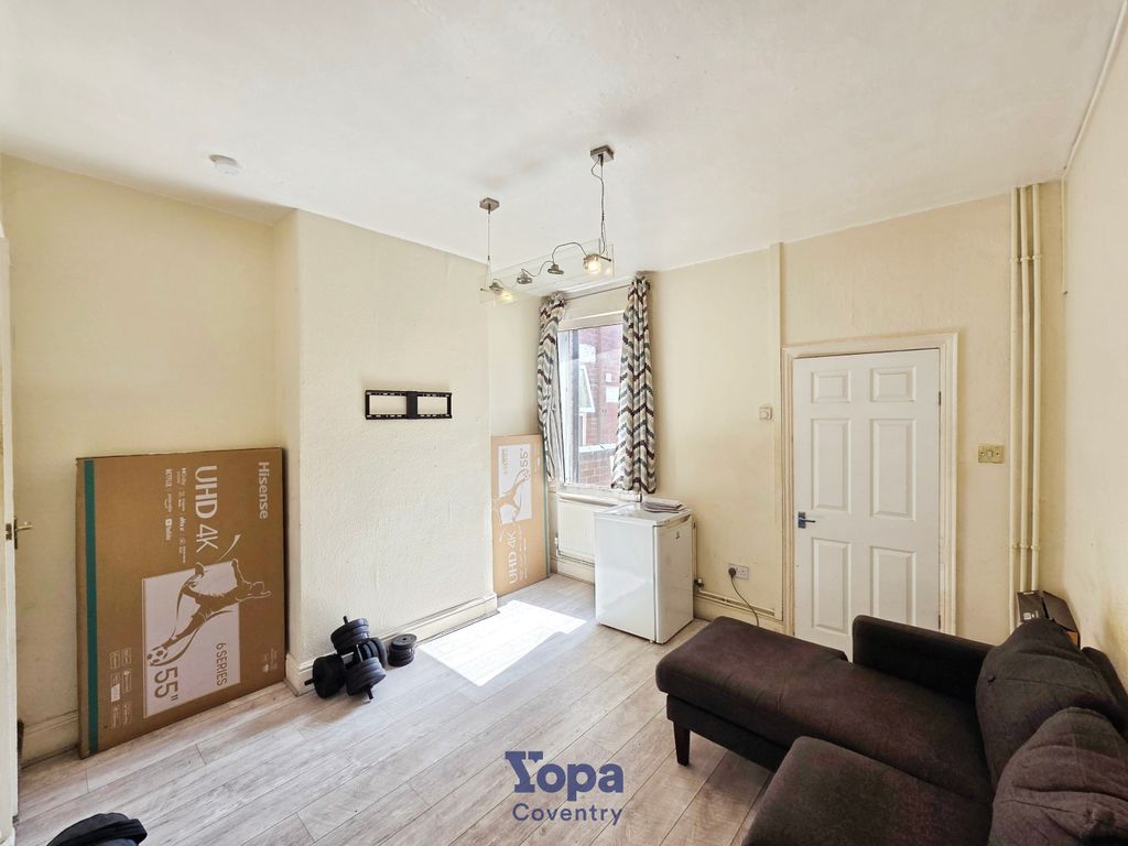 Property photo 3 of 14 569A51c7-45573