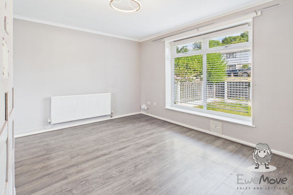 Property photo 2 of 16 11