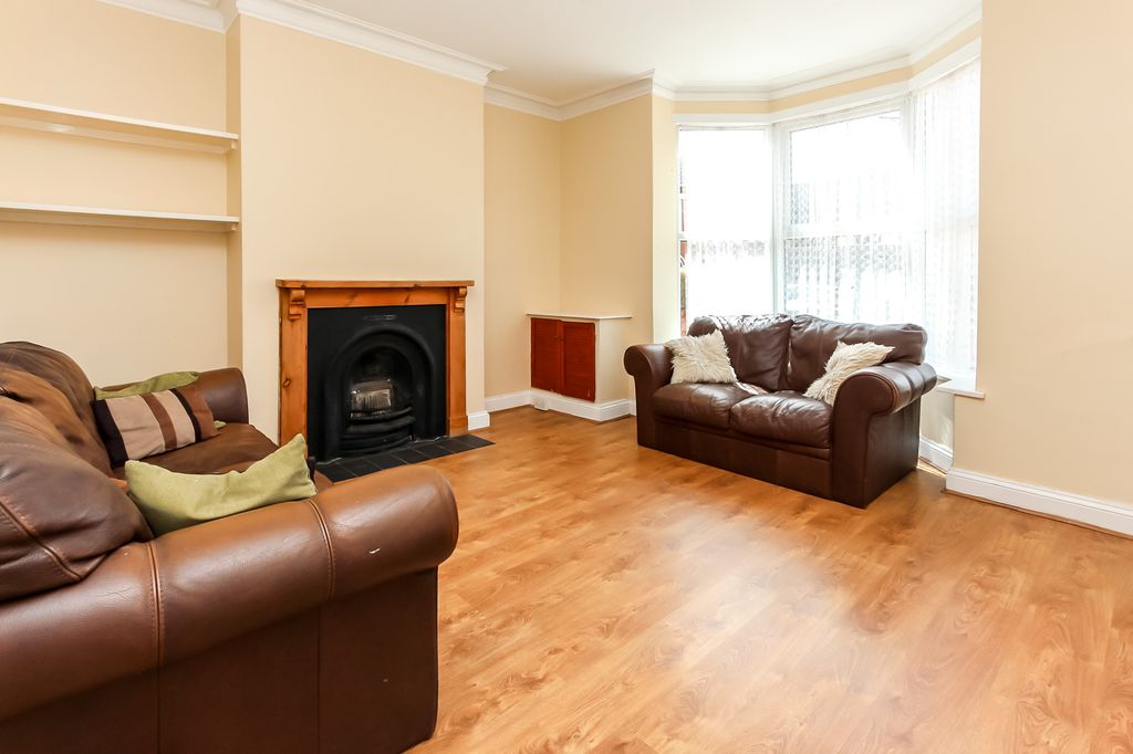 Property photo 2 of 13 Lounge