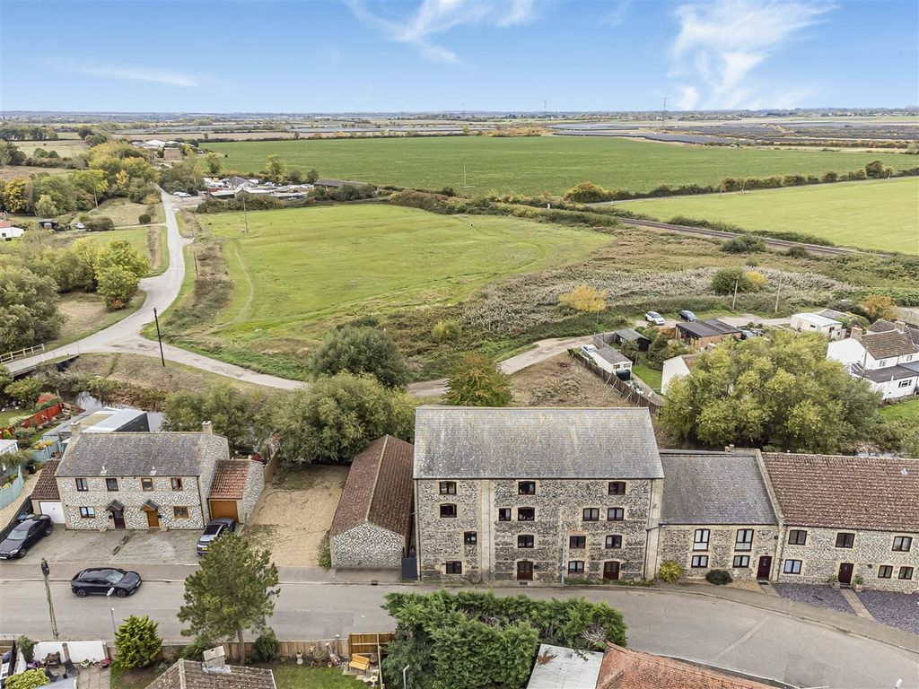 Property photo 1 of 35 7_65052.Jpg