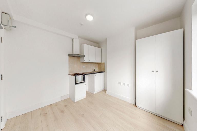 Property photo 3 of 4 Studio.Jpg