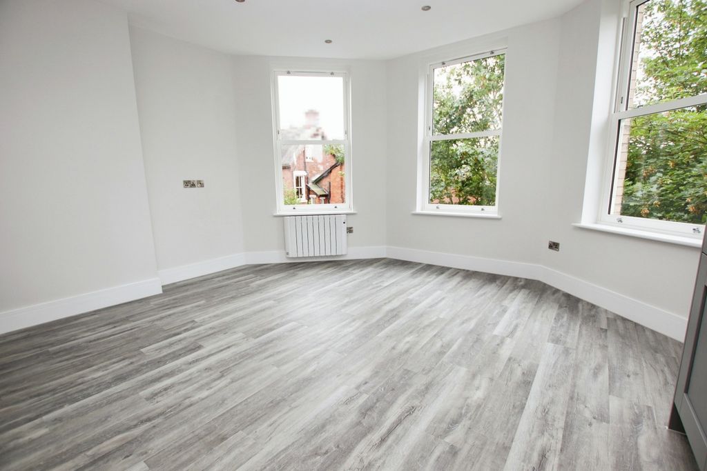 Property photo 3 of 10 4798975