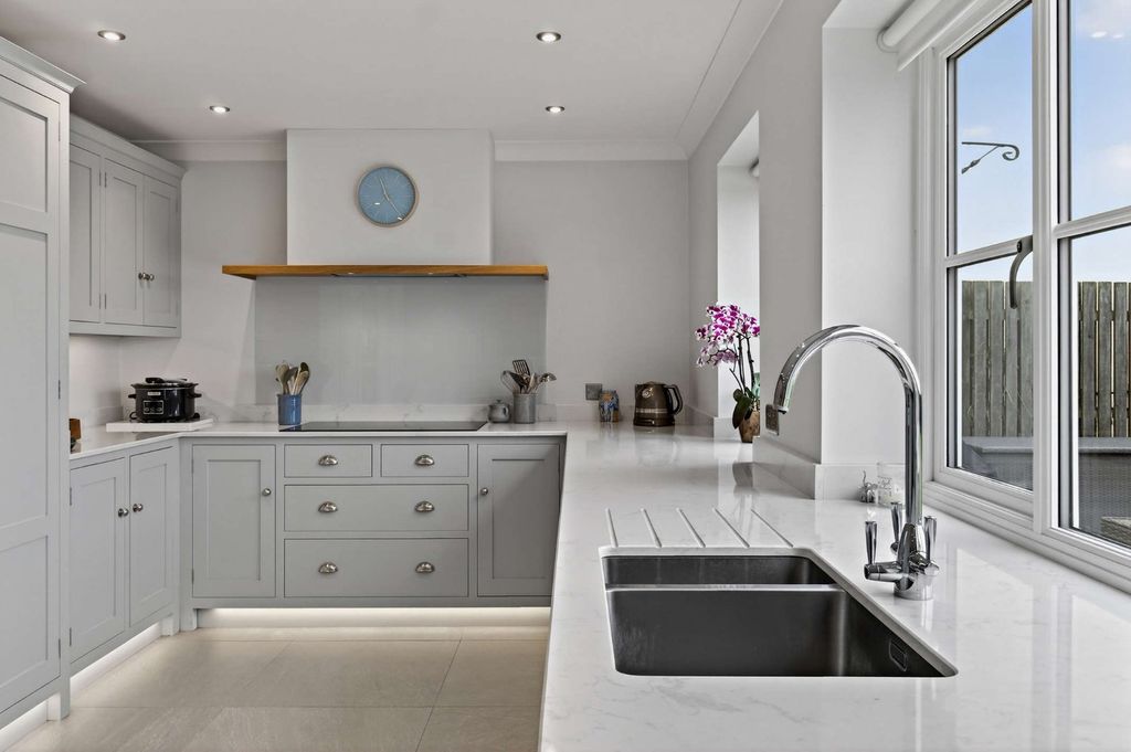 Property photo 2 of 20 Picture No. 06