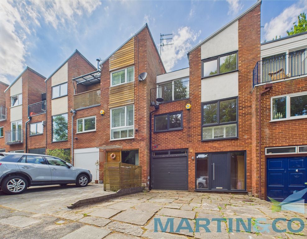 Property photo 1 of 31 Cam01870G0-Pr0168-Still035