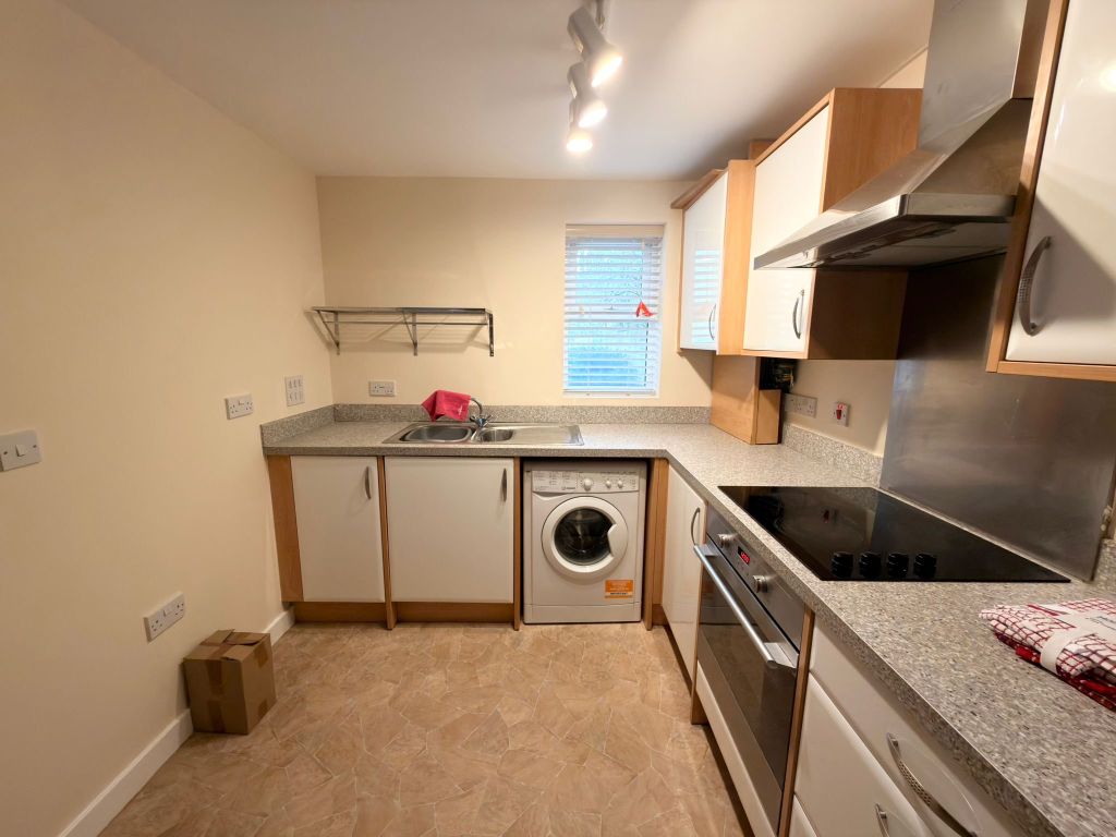 Property photo 2 of 6 Kitchen