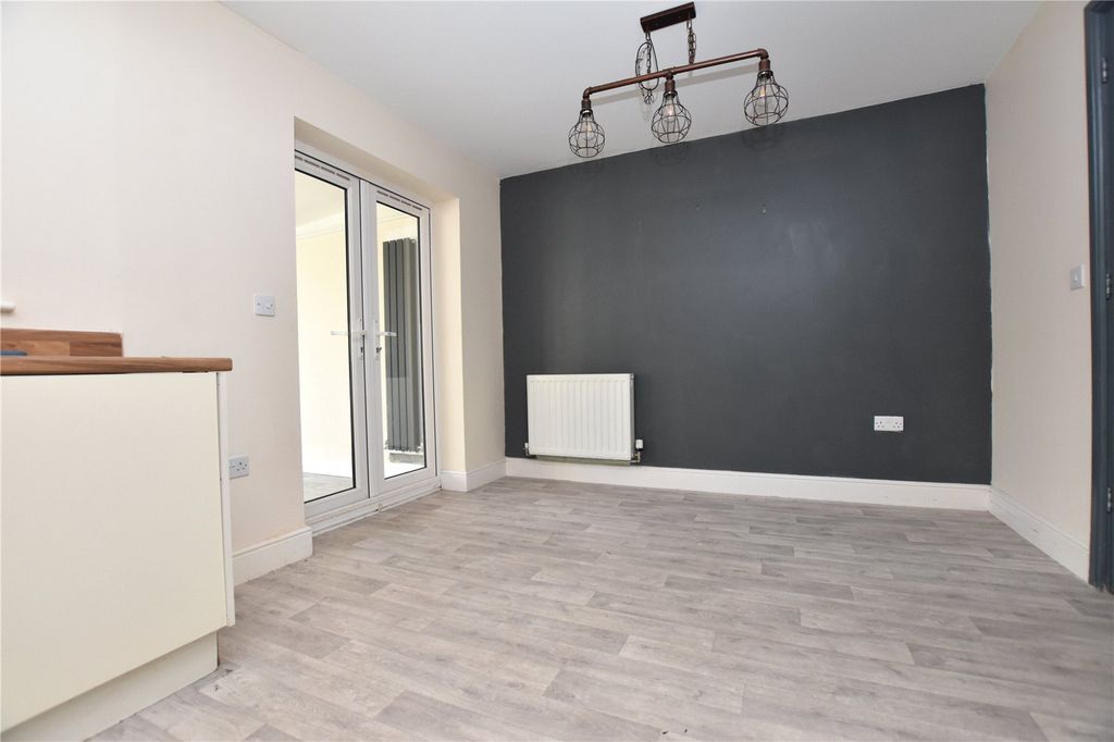 Property photo 3 of 27 Picture No. 23