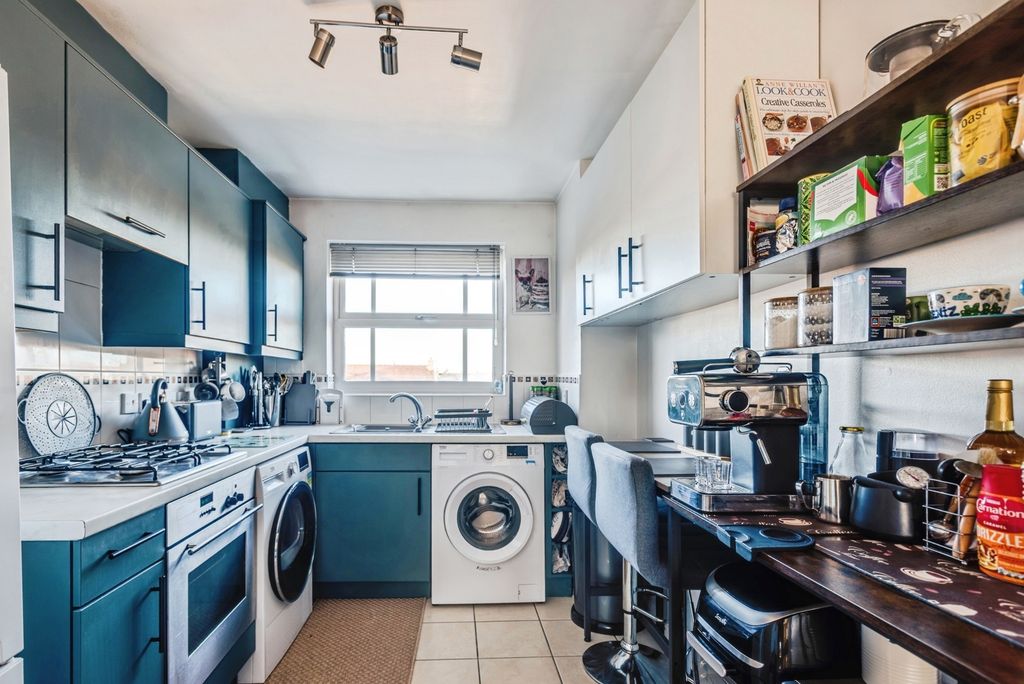 Property photo 3 of 20 Pbox-Img.Jpg