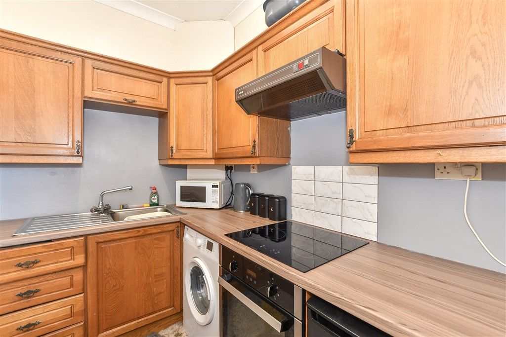 Property photo 2 of 11 Kitchen