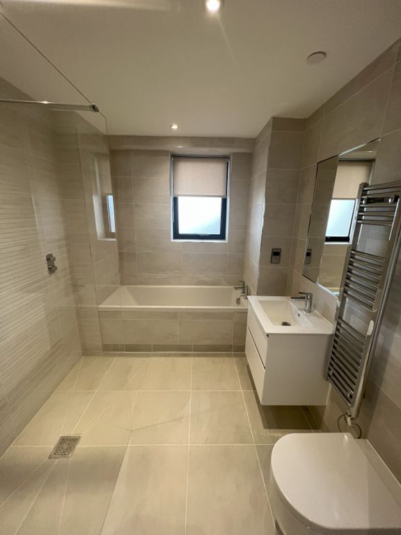 Property photo 3 of 6 Gallery