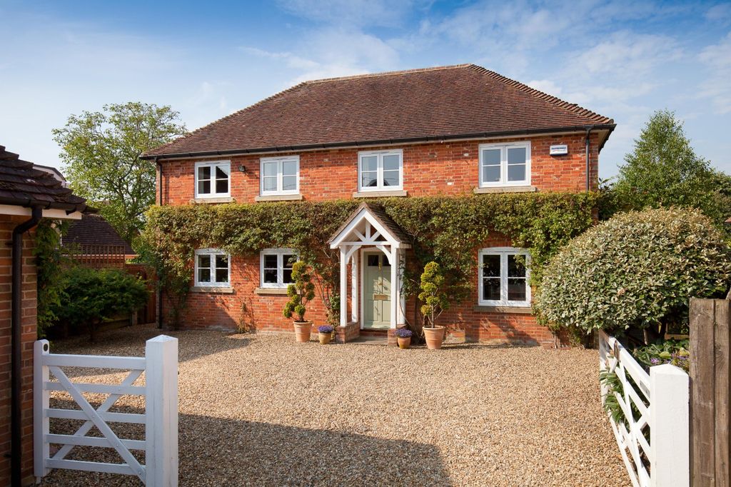 Property photo 1 of 15 Eaton House