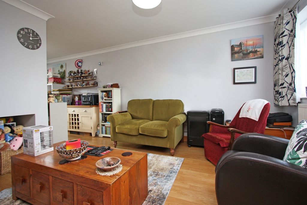 Property photo 3 of 11