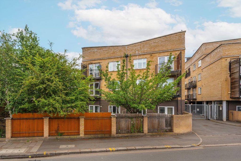 Property photo 1 of 7
