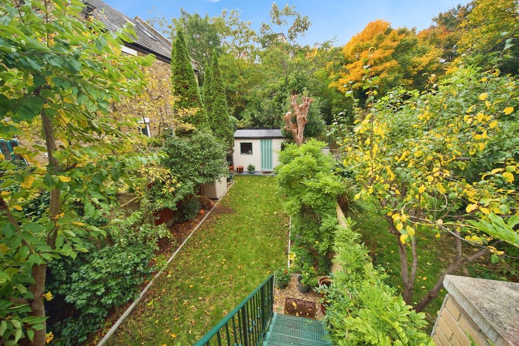 Property photo 2 of 16 Photo