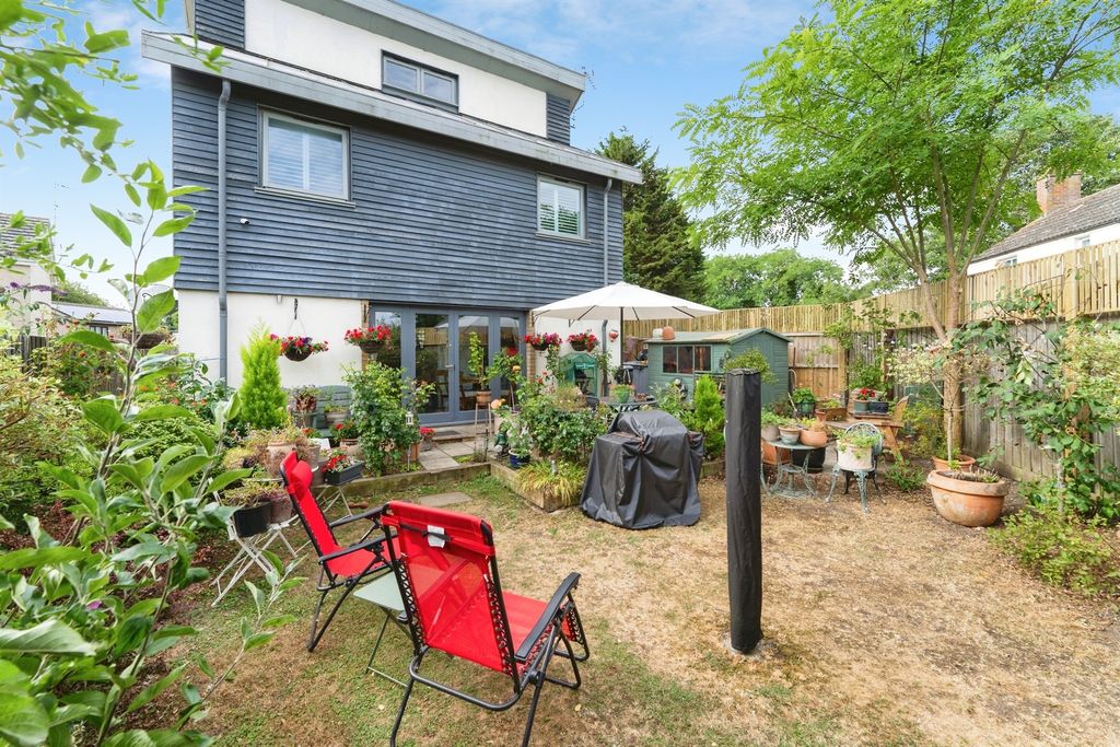 Property photo 2 of 18