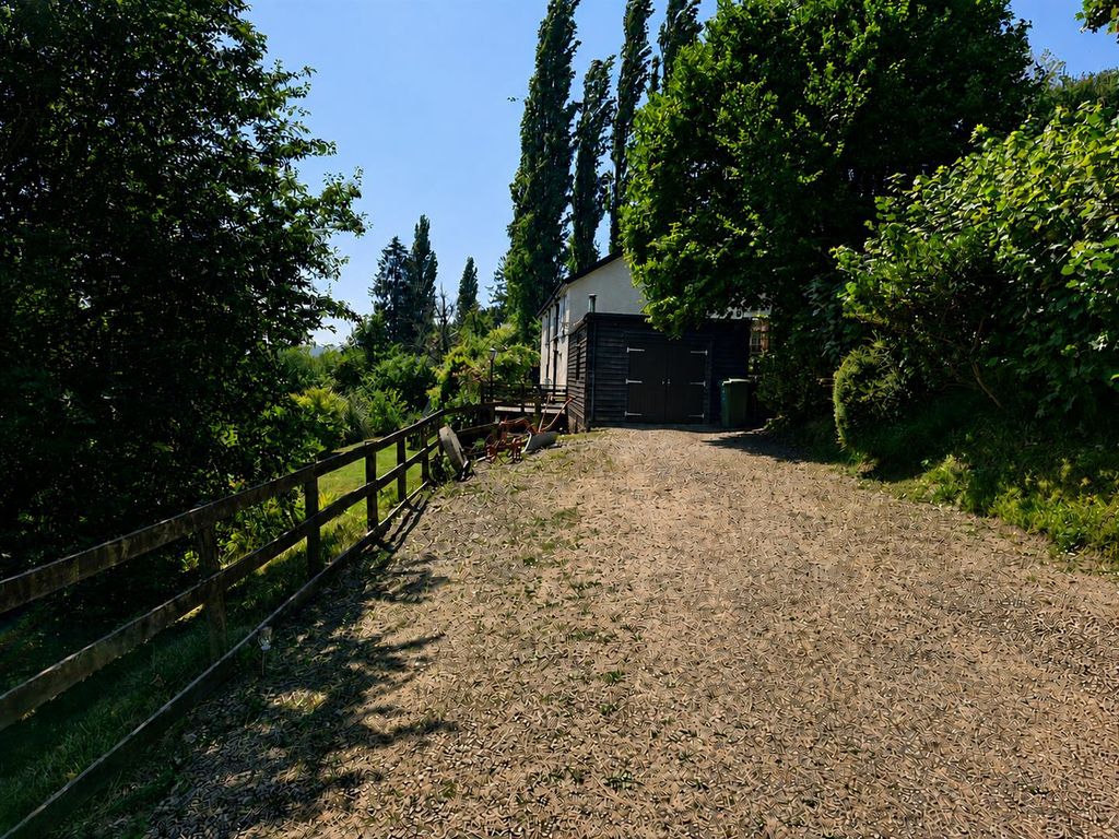Property photo 3 of 25 Updated Driveway.Png