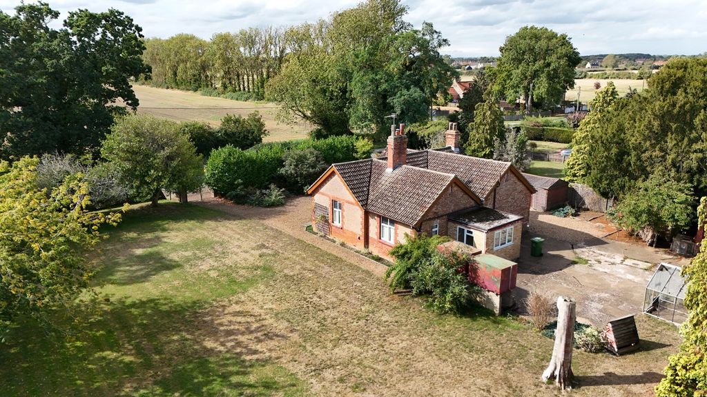 Property photo 2 of 32