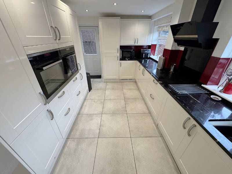 Property photo 2 of 30 Breakfast Kitchen