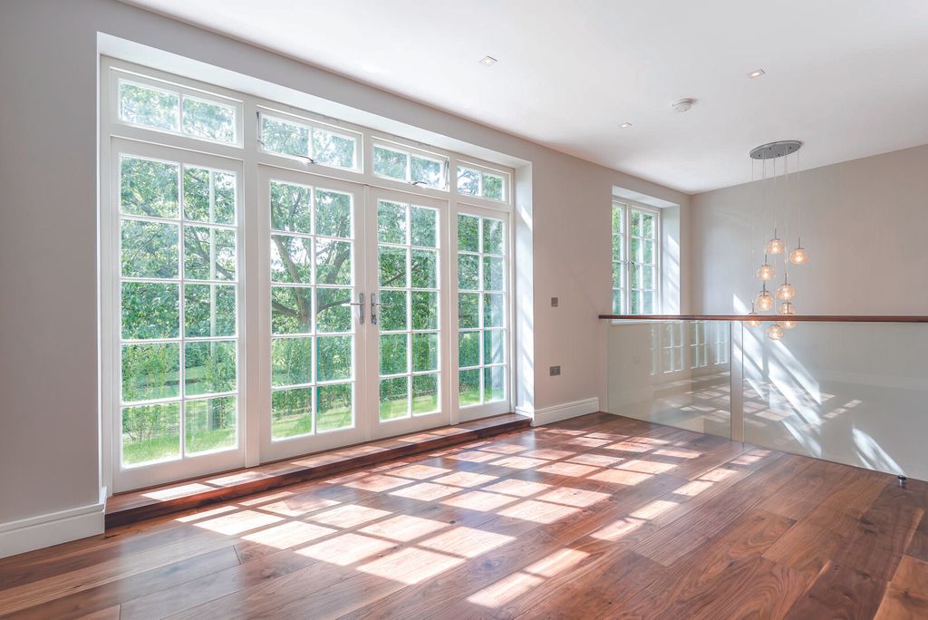 Property photo 1 of 16 Living Room